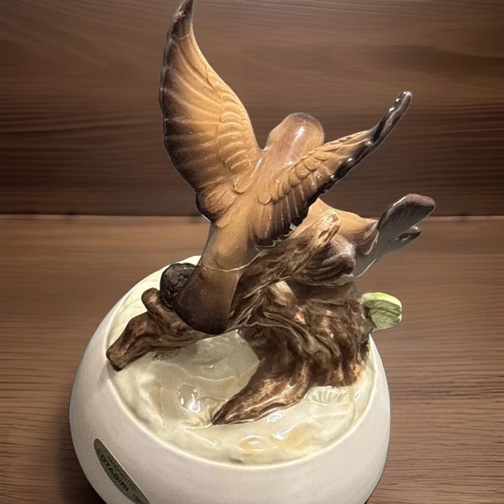1981 Otagiri Japan Porcelain Birds Music Box Hand Painted Rotating Plays Sing